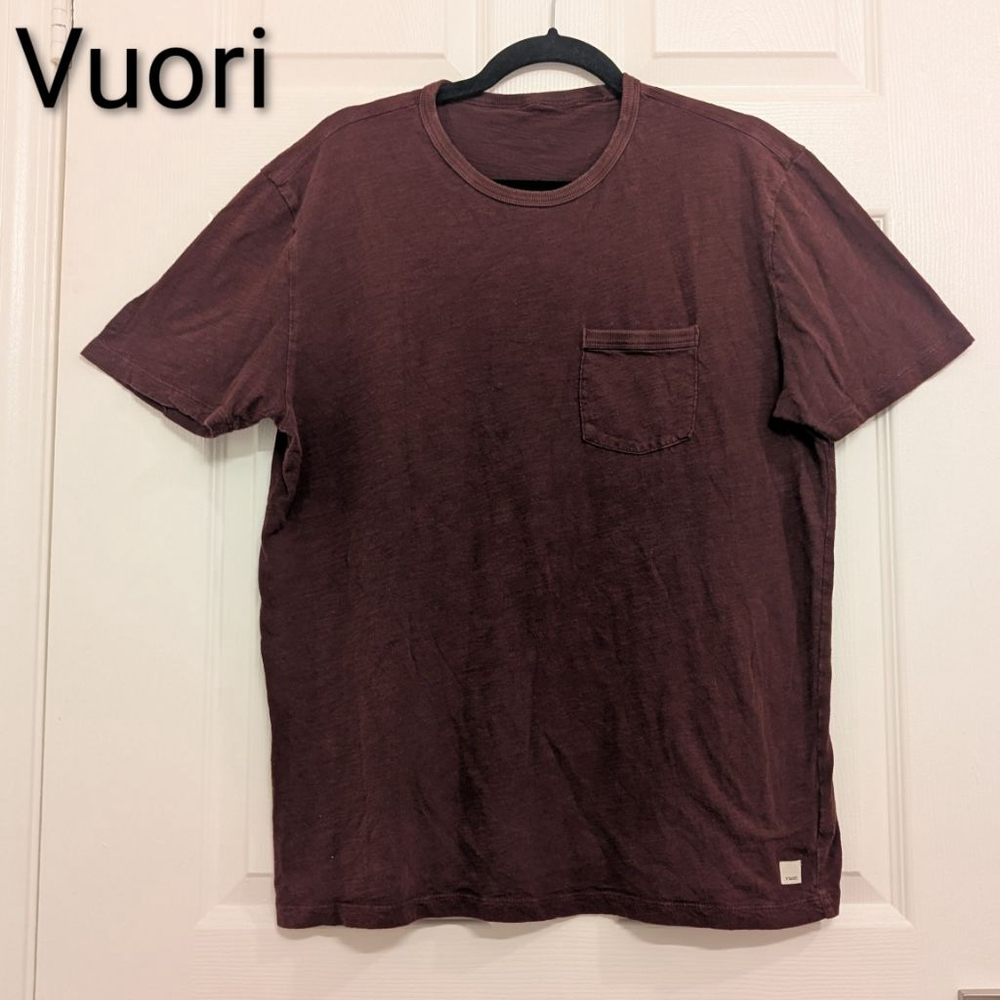 Men's Vuori Short Sleeve Tee L Front Pocket Burgundy